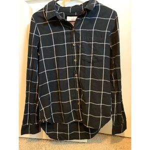 Black button up relaxed flannel